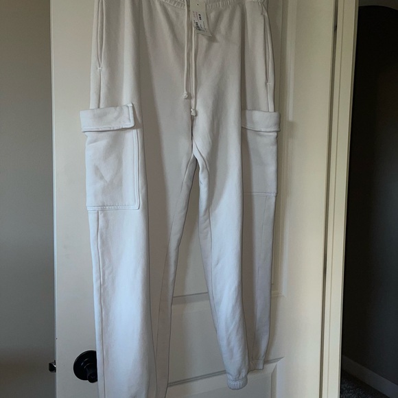 New with tags.  Velvet by Graham cargo sweats.  Off white/Taupe - Picture 4 of 4